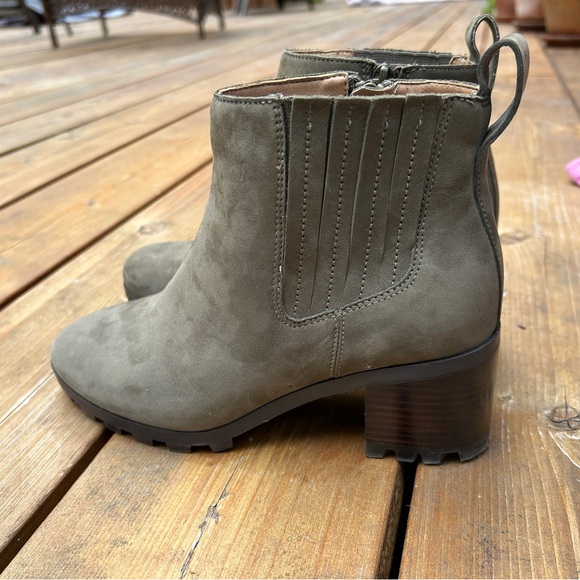 Vionic Wilma Olive Nubuck Waterproof Boots Size 6 - Picture 15 of 16